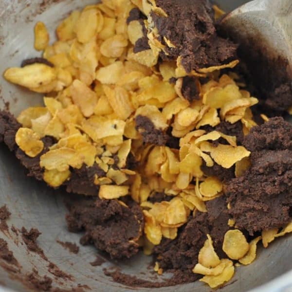 Afghan biscuits - adding cornflakes