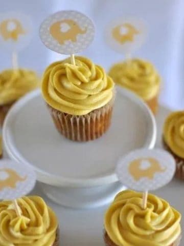 Best easy carrot cake cupcakes + cream cheese frosting