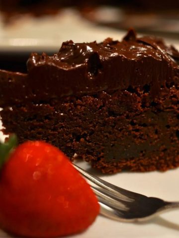Best ever flourless chocolate cake (easy recipe)
