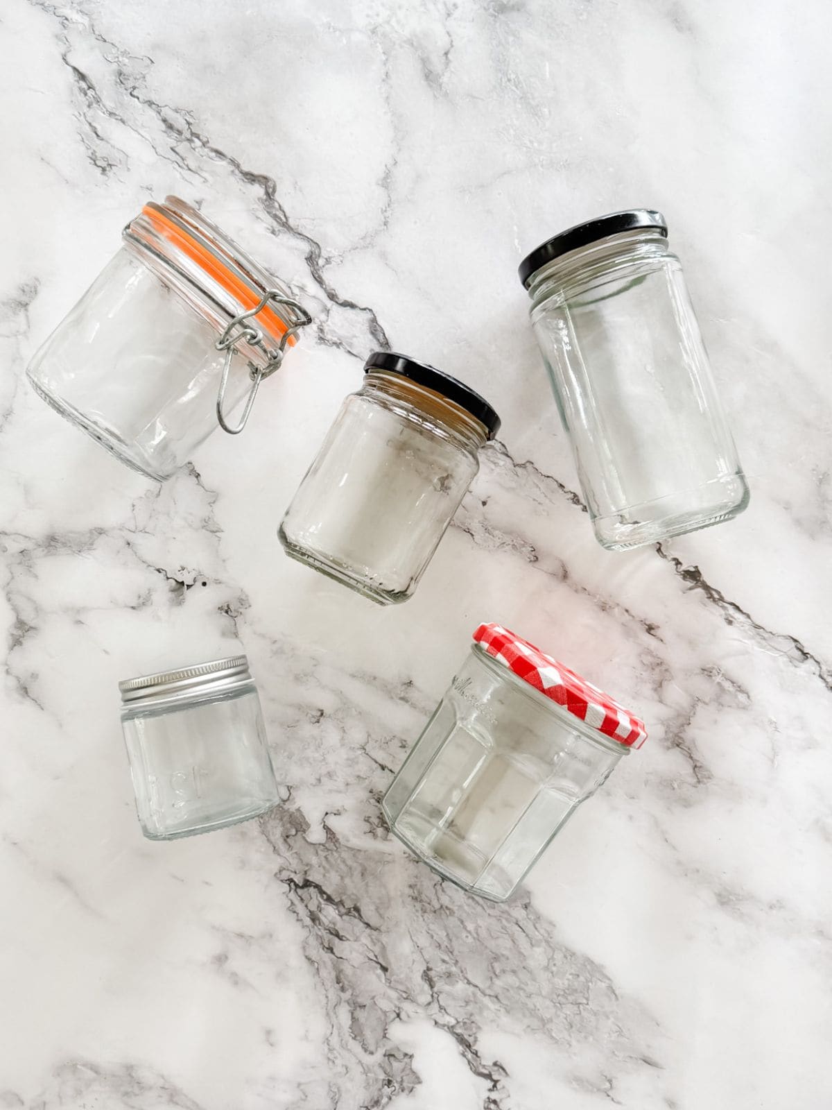 How to sterilise glass jars