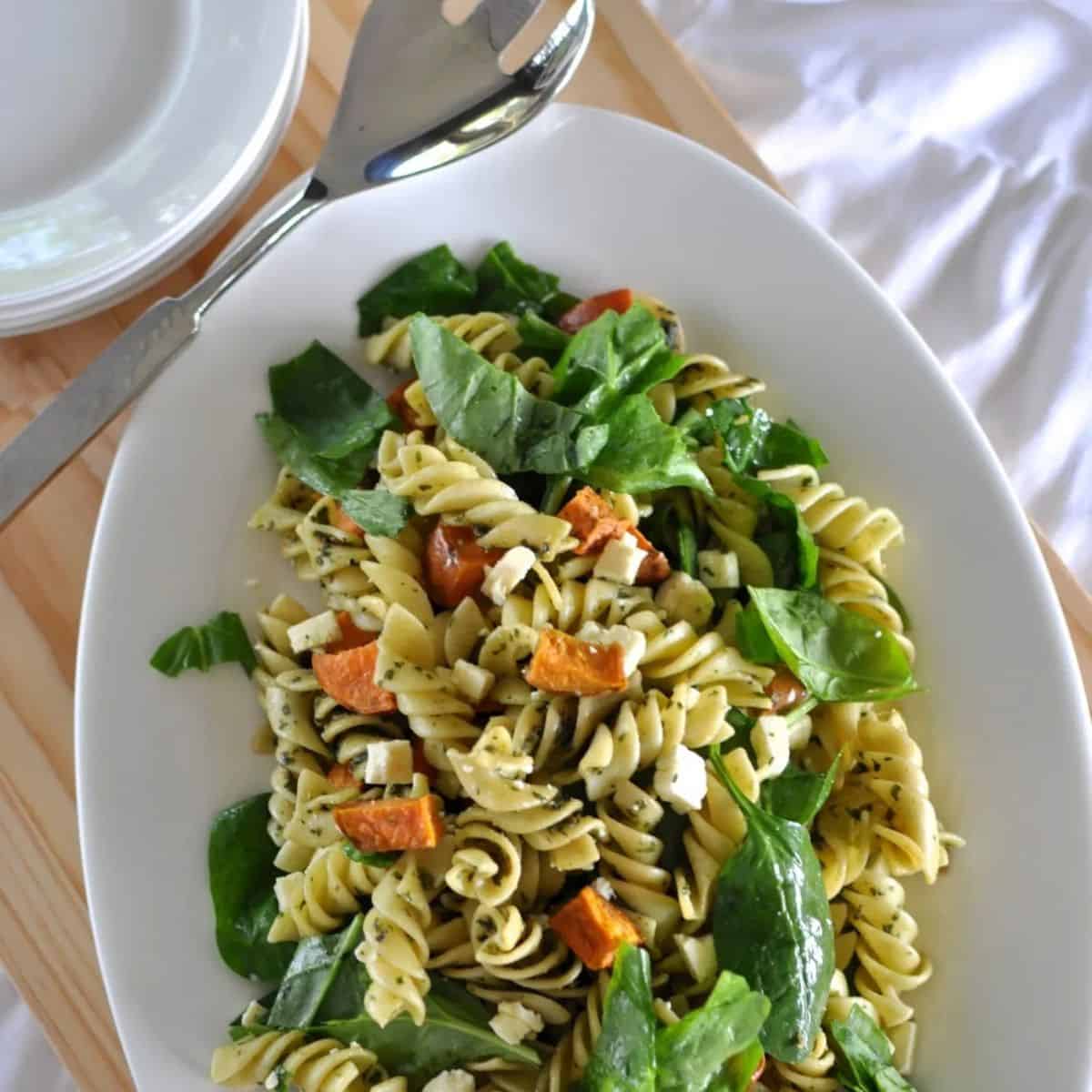 Pesto pasta salad