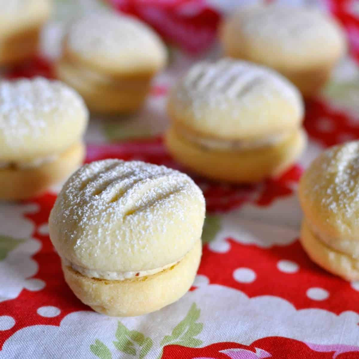 Orange and hazelnut kisses